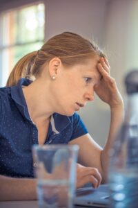 彼氏に対する不満を言えない理由とその解決法は？